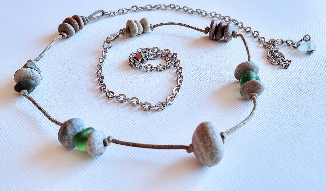 Pebble and cord necklace 