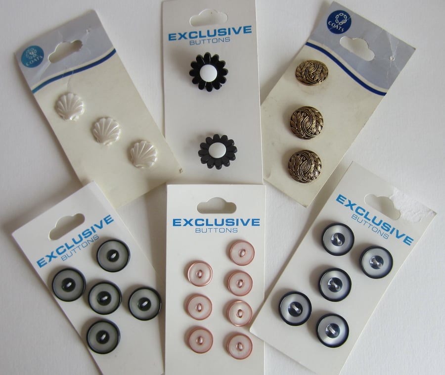 Selection of 6 Cards of Buttons