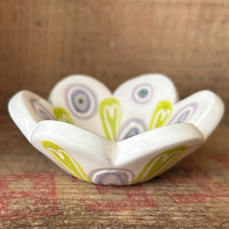 Little flower dish lilac purple and green