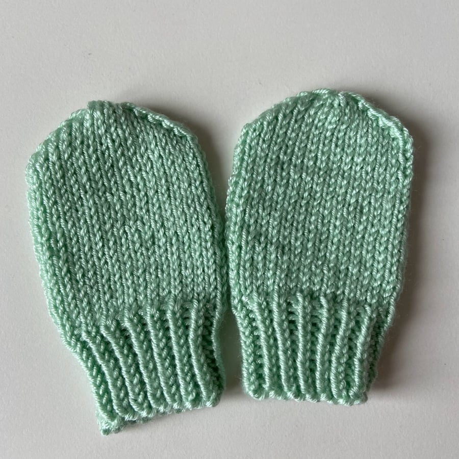 SOLD Hand Knitted mittens 3-6 months Mint Green