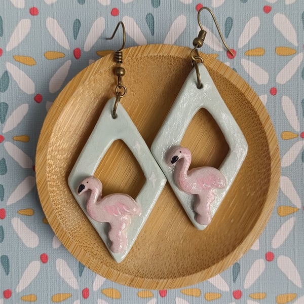 Starburst flamingo earrings 