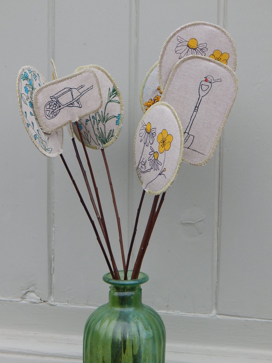 Daisy, buttercup and forget me not - Screen printed fabric and willow flowers