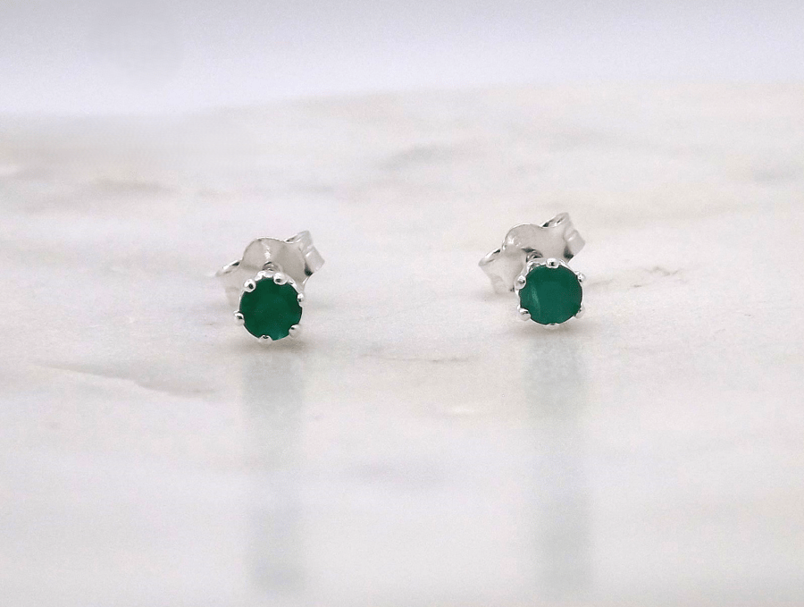 Green Onyx Facet 3mm Gemstone 6 Prong Sterling Silver Stud Earrings.