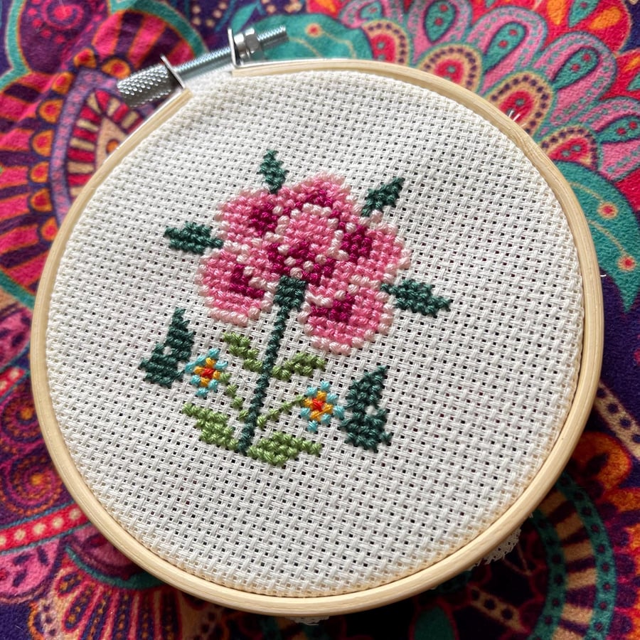 Simple Nordic Scandi Flower Pansy Counted Cross Stitch Design Pattern Chart PDF