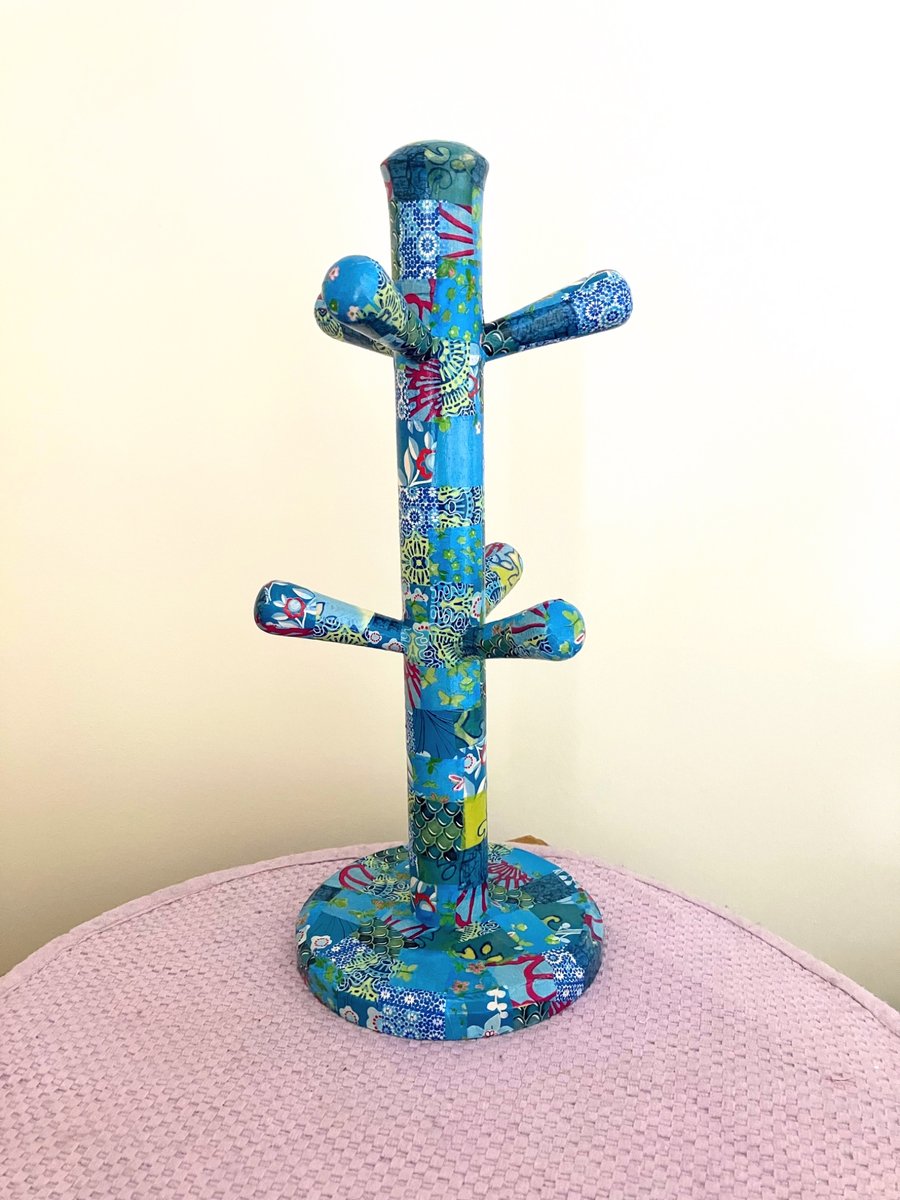 Decopatch upcycled mug tree with colour pop 