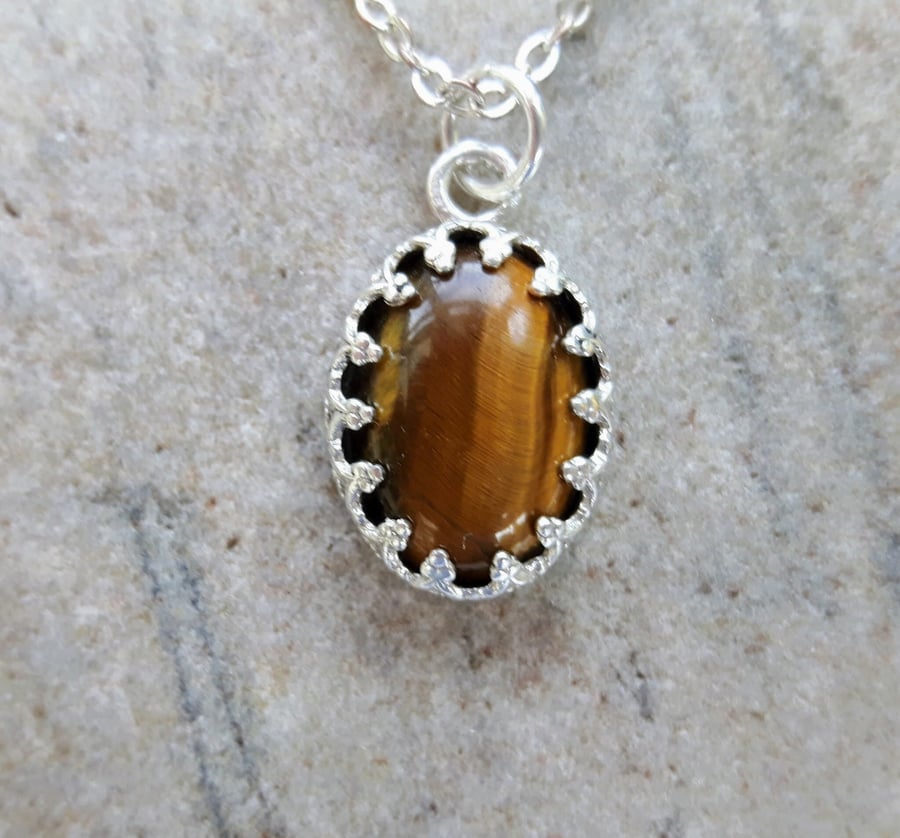 Silver Filigree Pendant with Golden Tiger's Eye Gemstone 