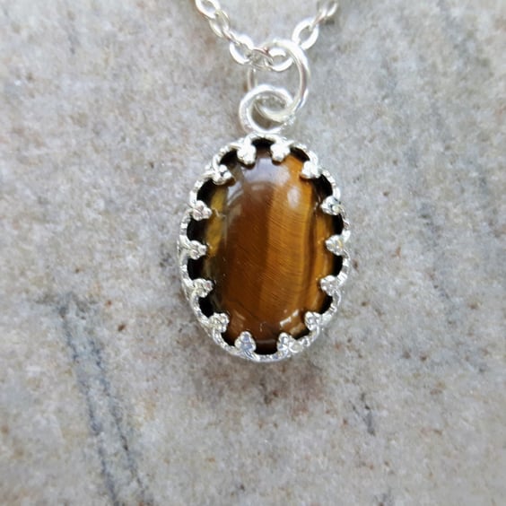 Silver Filigree Pendant with Golden Tiger's Eye Gemstone 