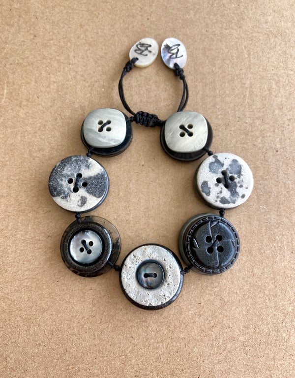 Mode Black And Grey Story Color Theme - Vintage Button Adjustable Bracelet