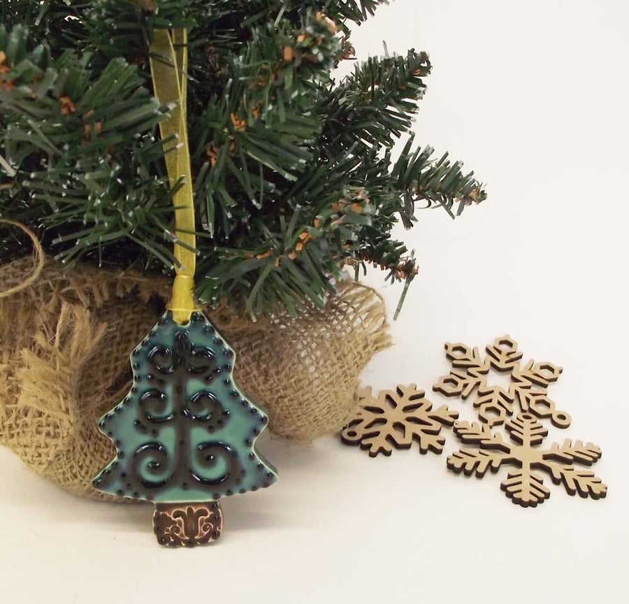 Folk Art Christmas tree ceramic Christmas decoration