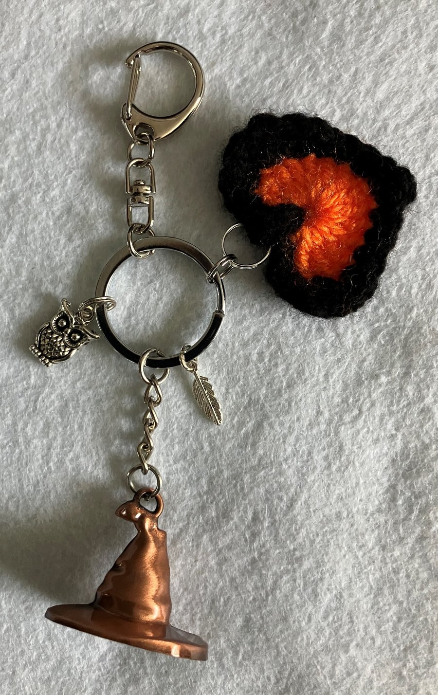 Halloween Witches Hat Keyring with crochet heart and bag clip 