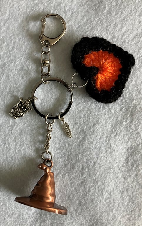 Halloween Witches Hat Keyring with crochet heart and bag clip 