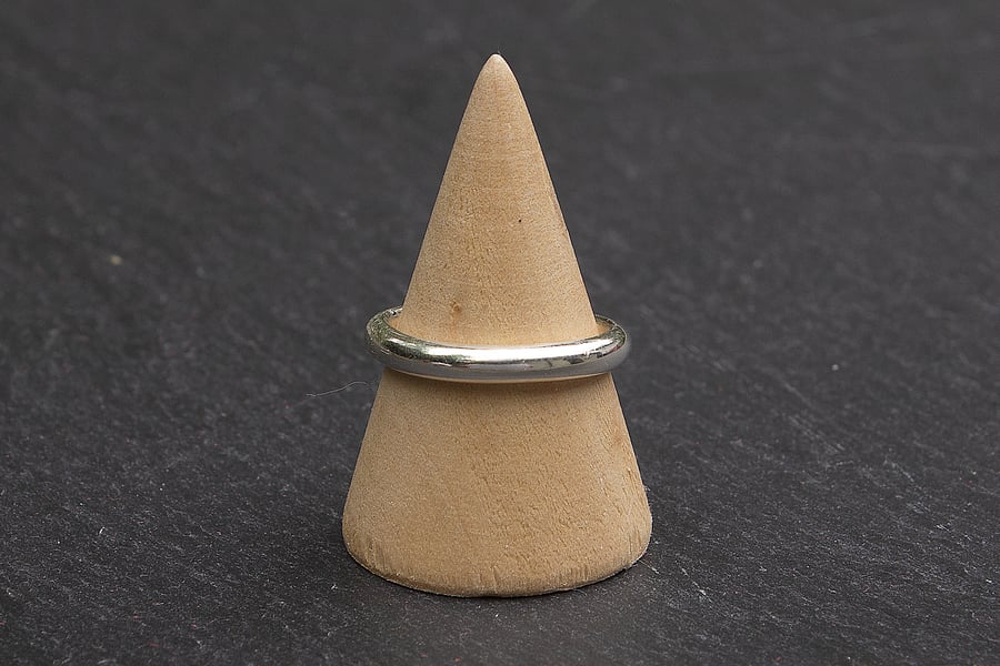 D-shaped ring