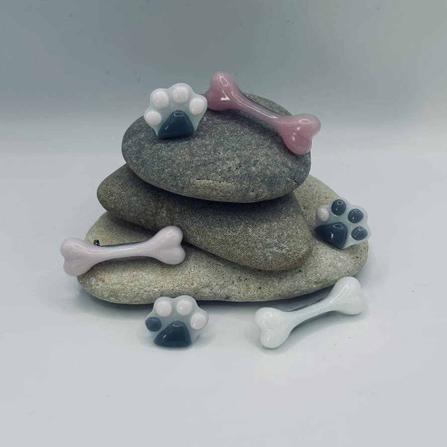 Resin Paw & Bone Brooch – Handmade Cat Dog Pin – Pet Lover Gift