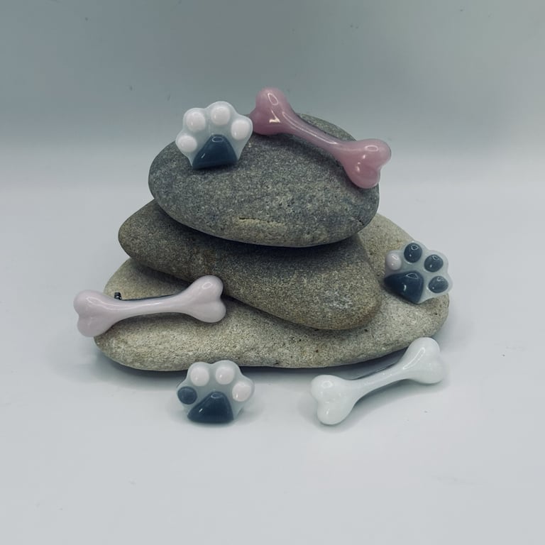 Resin Paw & Bone Brooch – Handmade Cat Dog Pin – Pet Lover Gift