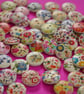 15mm Wooden Floral Buttons Random Mix 10pk Flowers (SF10) - Image 1