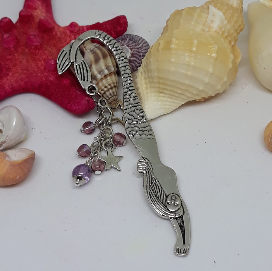 SM18 Small mermaid bookmark with stars and purple beads