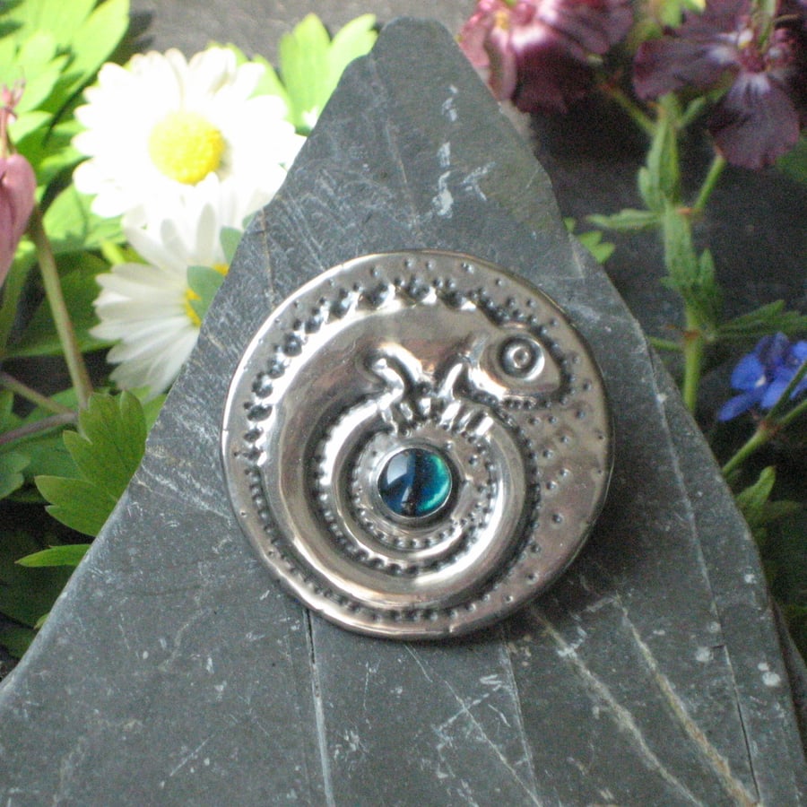 Pewter Chameleon Brooch with Paua Shell