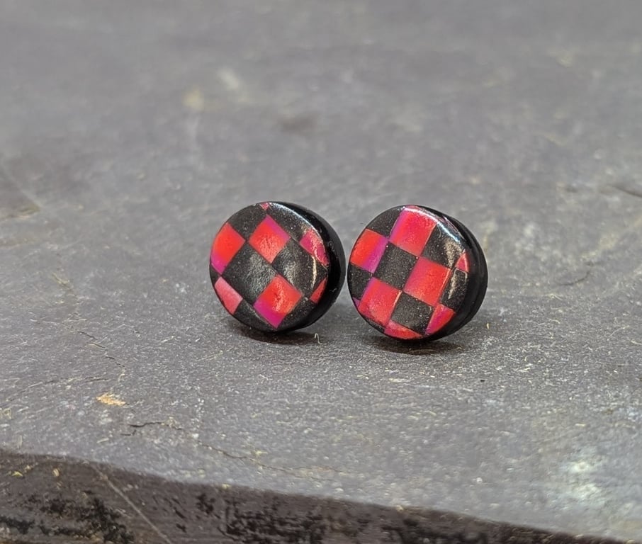 Pink red and black chequerboard small studs