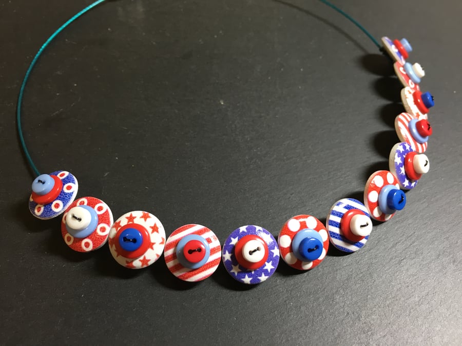Button Necklace Spotted Wooden Choker  America Fourth of July