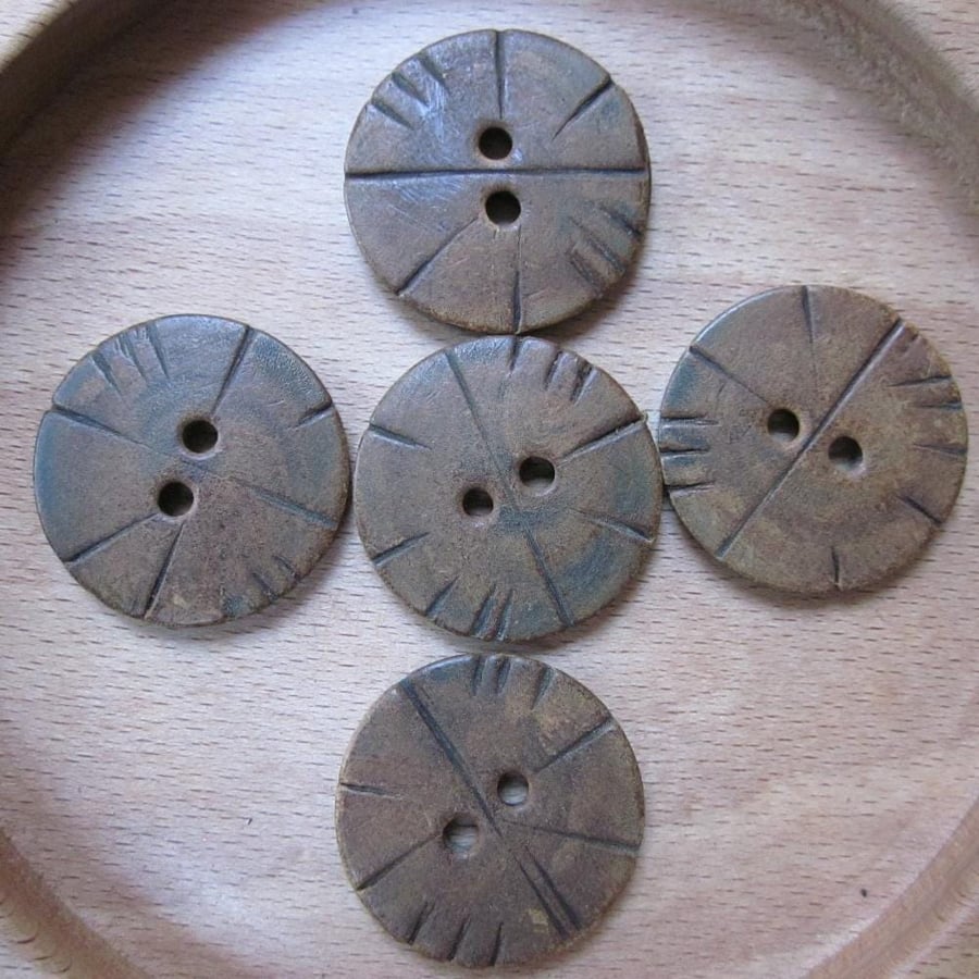 5 Medium Carved Horn Buttons