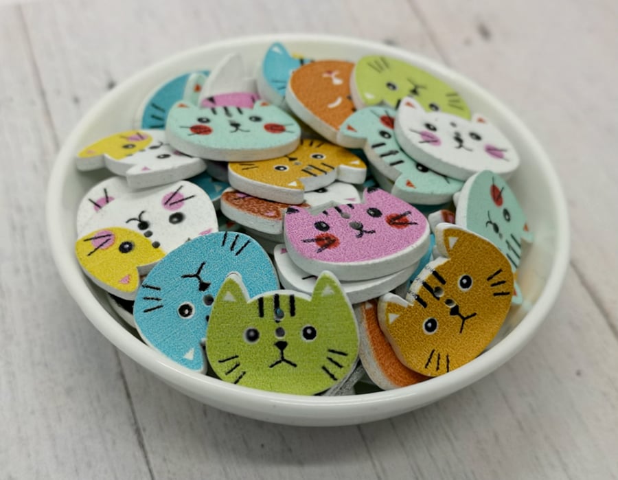 10 Wood Cat Face Shaped Buttons
