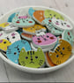 10 Wood Cat Face Shaped Buttons - Image 1
