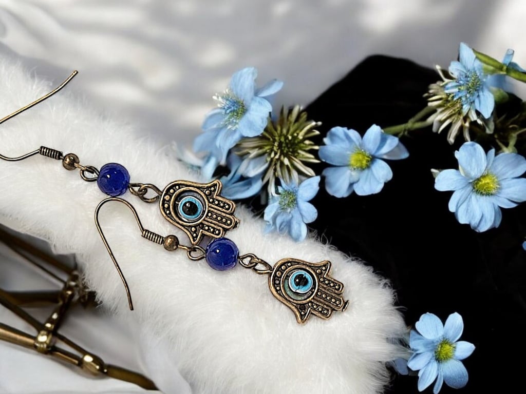 Protective eye with Hansa hand earrings, protective jewellery, Hamsa hand jewell