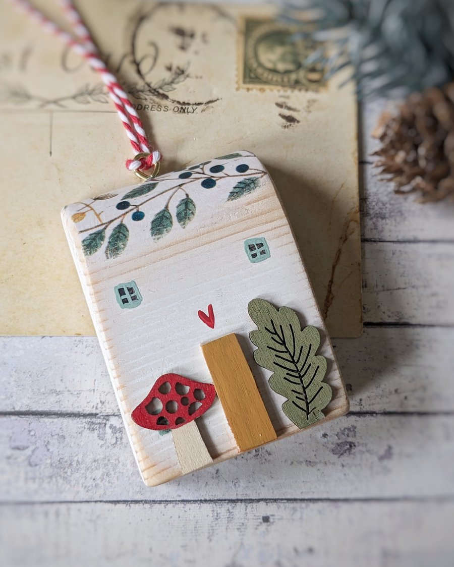 Wooden Hand Painted House Hanging Decoration