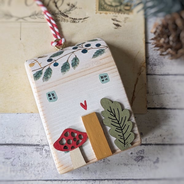 Wooden Hand Painted House Hanging Decoration