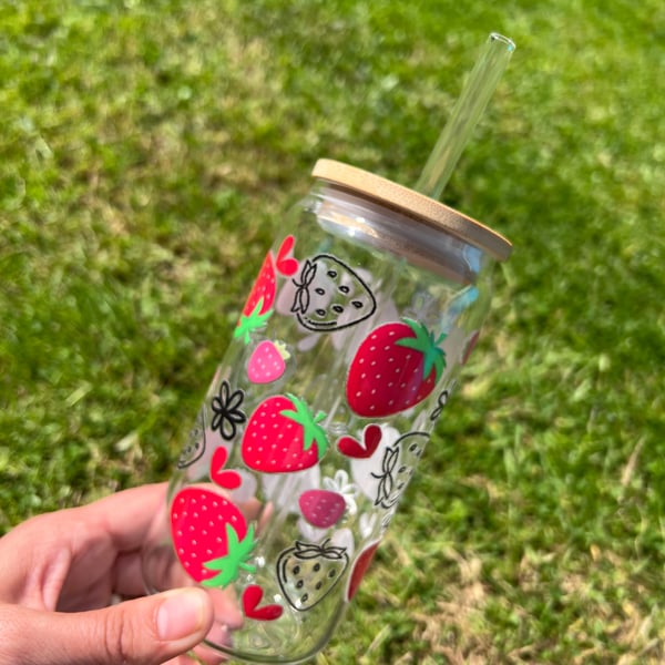 Strawberry glass tumbler with bamboo lid and straw