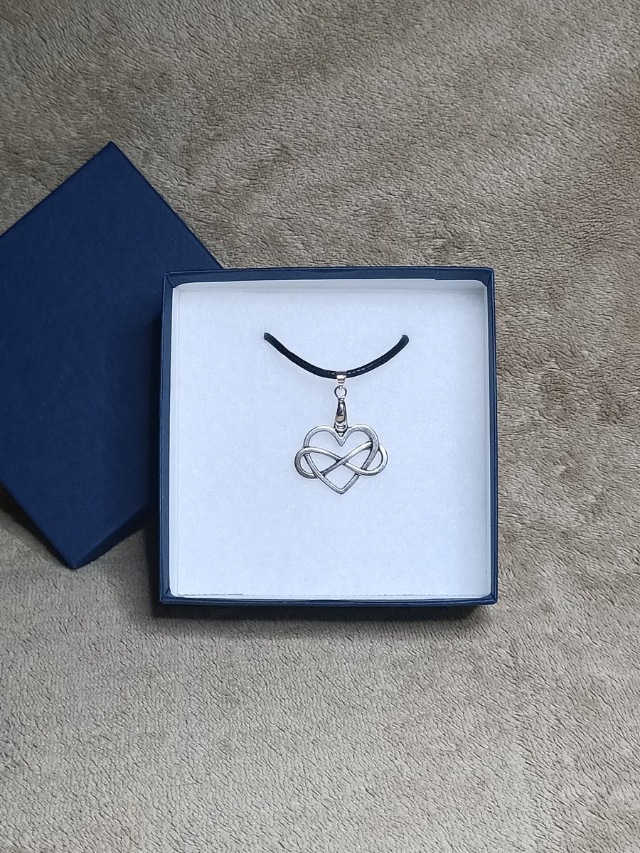 Pendant necklace Love knot antique silver 