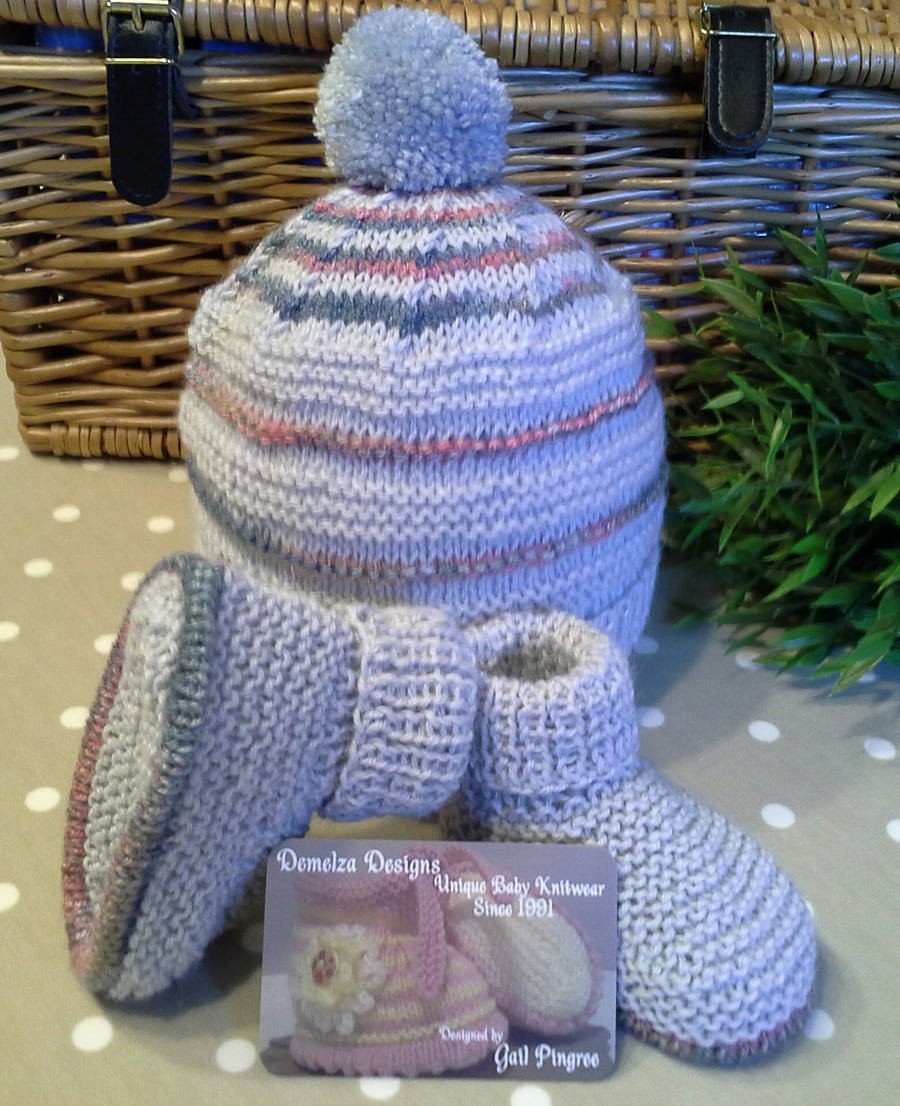 Pompom Hat & Booties Set with Merino Wool 9-18 months size
