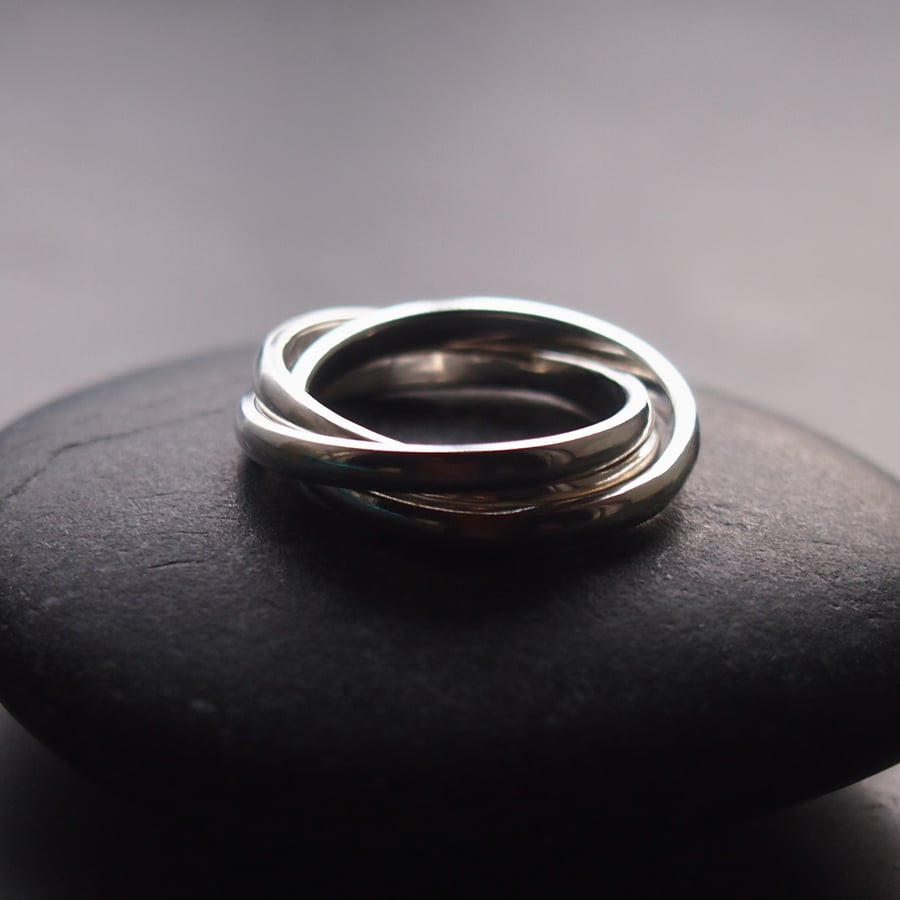 Rolling Ring in Sterling Silver