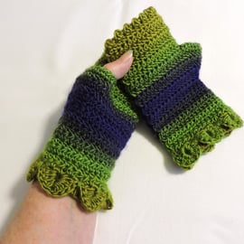 Dragon Scale Cuff Fingerless Mittens Green Purple