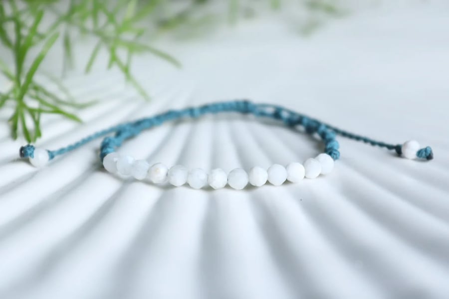 bracelet with Moonstone in turqoise colour cord