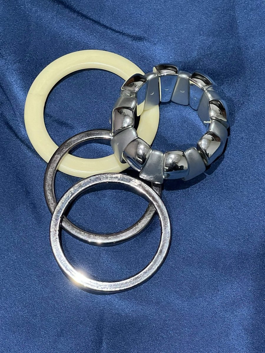 Vintage 90s Silver Tone Cream Resin Bangle Set - Chunky Stretch Bracelets