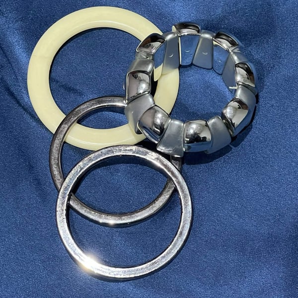 Vintage 90s Silver Tone Cream Resin Bangle Set - Chunky Stretch Bracelets