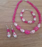 BRIGHT PINK, WHITE AND SILVER PORCELAIN BEAD NECKLACE. - Image 3