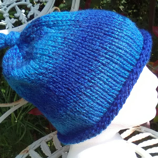 SPECIAL! Handknit KNOTTY TOP BEANIE Stripey Blues