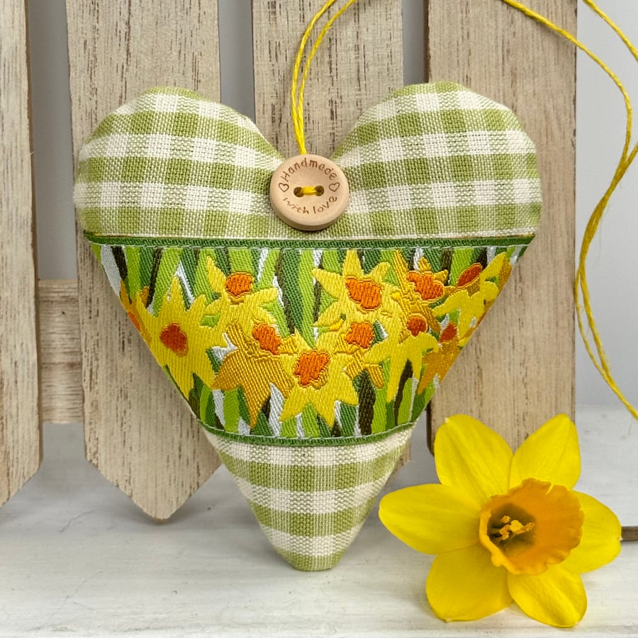 SPRING HEART - Daffodil Heart - green checked