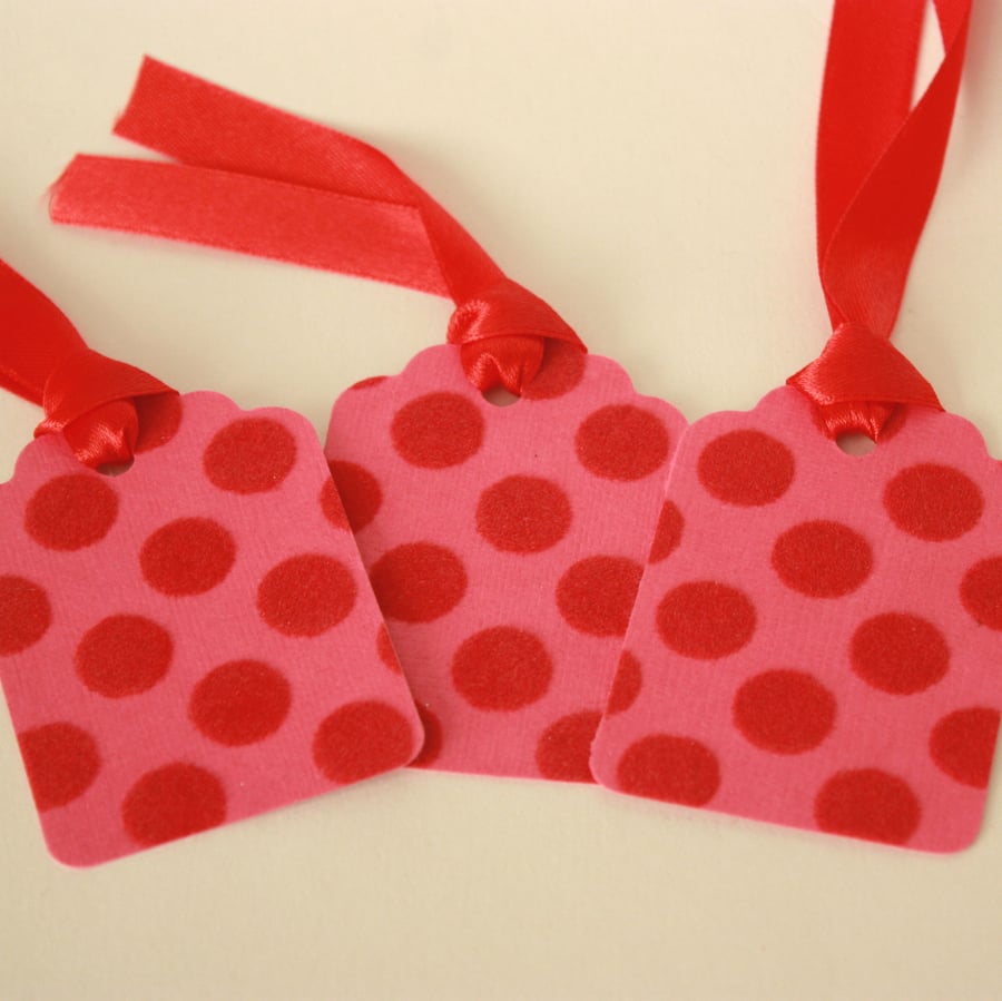 Pack of 3 red and pink spotty gift tags