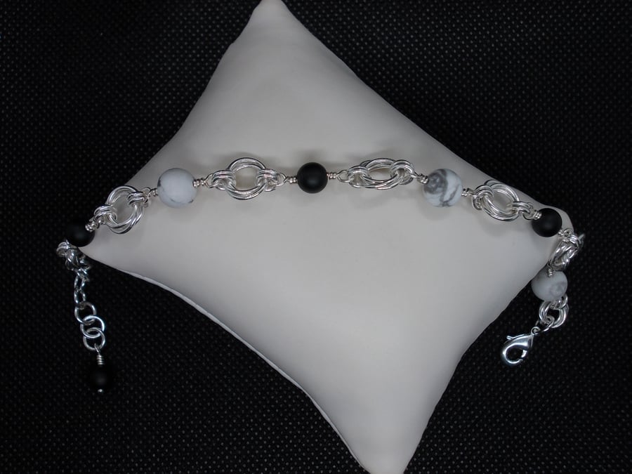 Black and white chainmaille bracelet