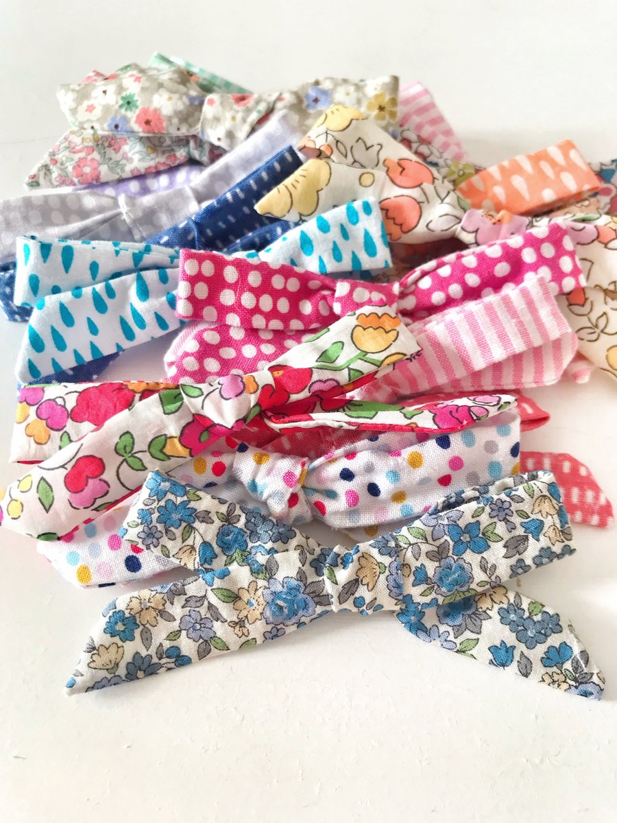Beautiful bundle Mystery Bag of 10 Bows 