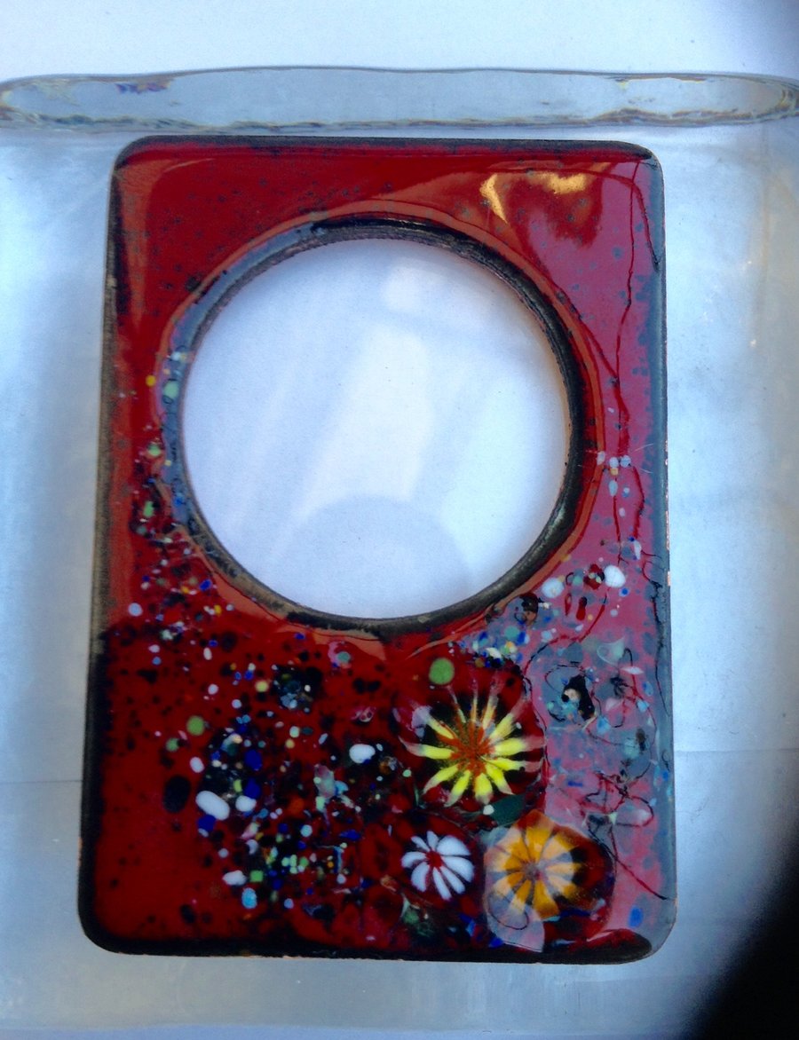 Enamelled photo frame in copper with molten glass flowers - Maroon