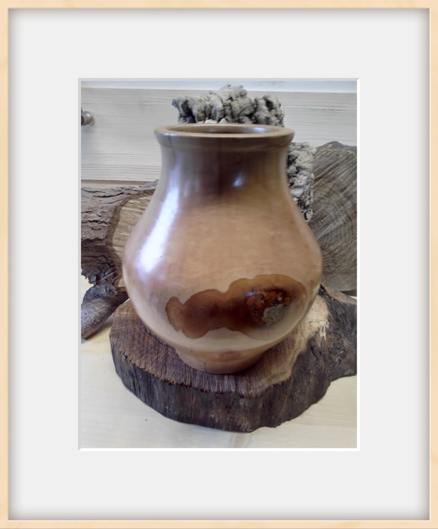 Wood vase 