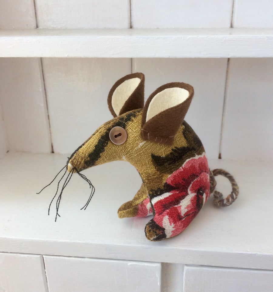 REDUCED LAST ONE Olde Rosie a Retro Mouse in Barkcloth Vintage Fabric