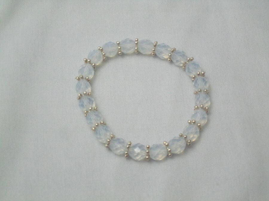 Opal crystal bead bracelet with flower spacer