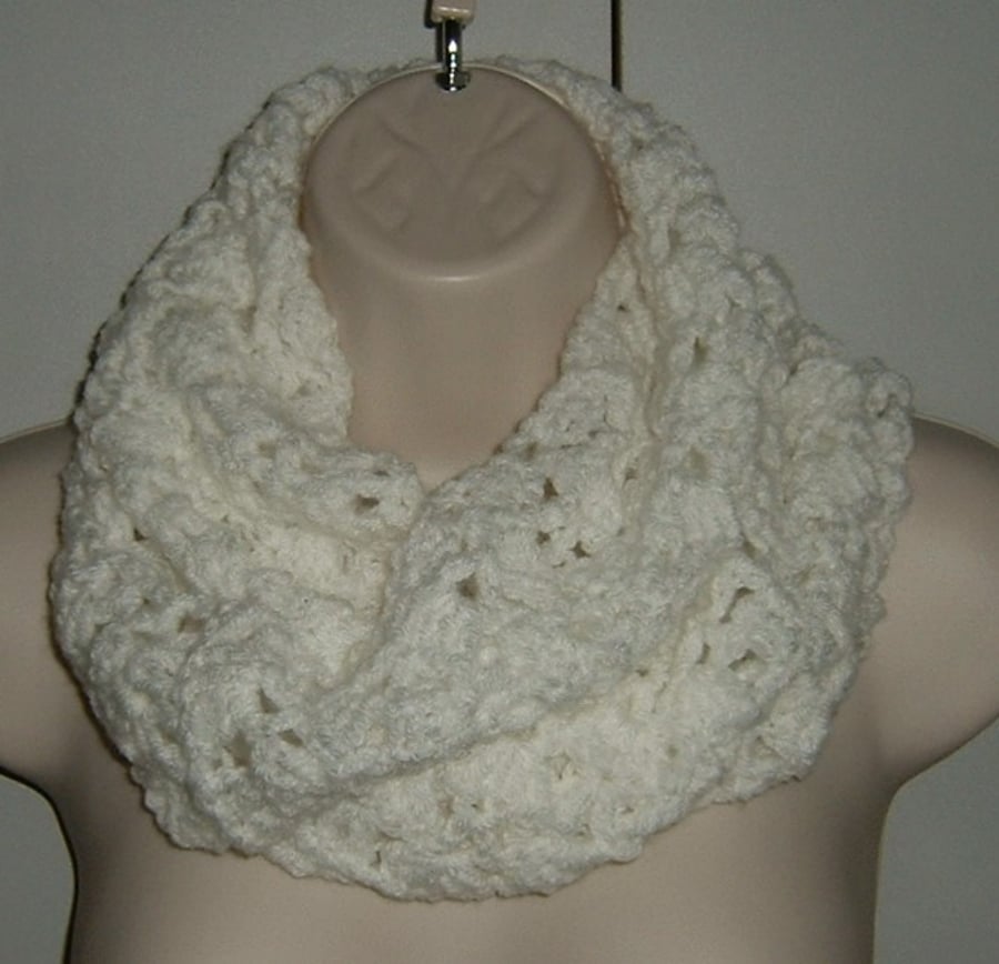 cowl infinity scarf crocheted (ref 636121)
