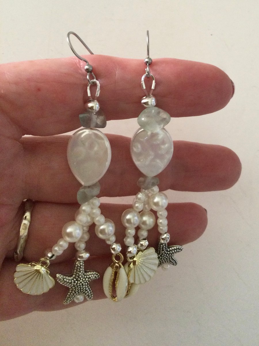 Mother of pearl and fluorite dangly earrings 