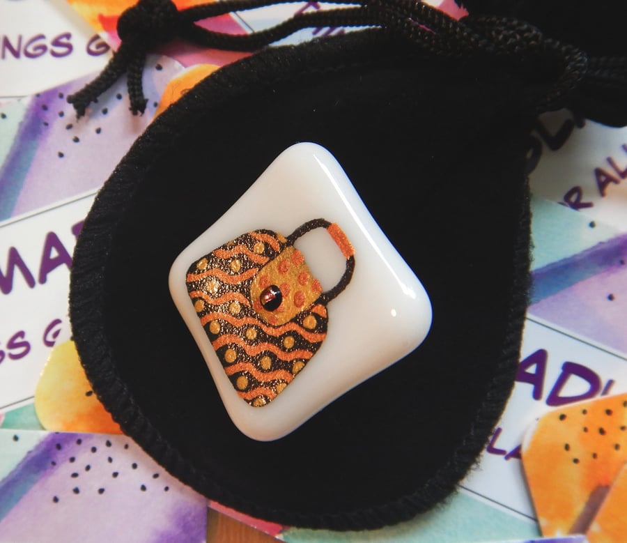 HANDMADE FUSED DICHROIC GLASS 'HANDBAG' BROOCH.